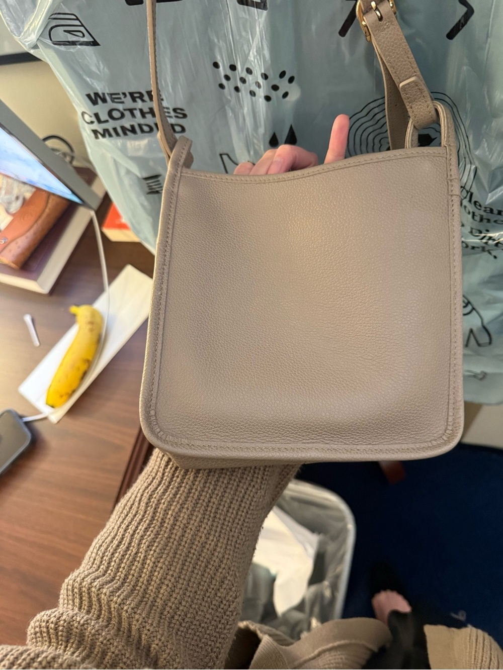 Longchamp Le Foulonné Small Zip Leather Crossbody in grey/taupe - Picture 6 of 12